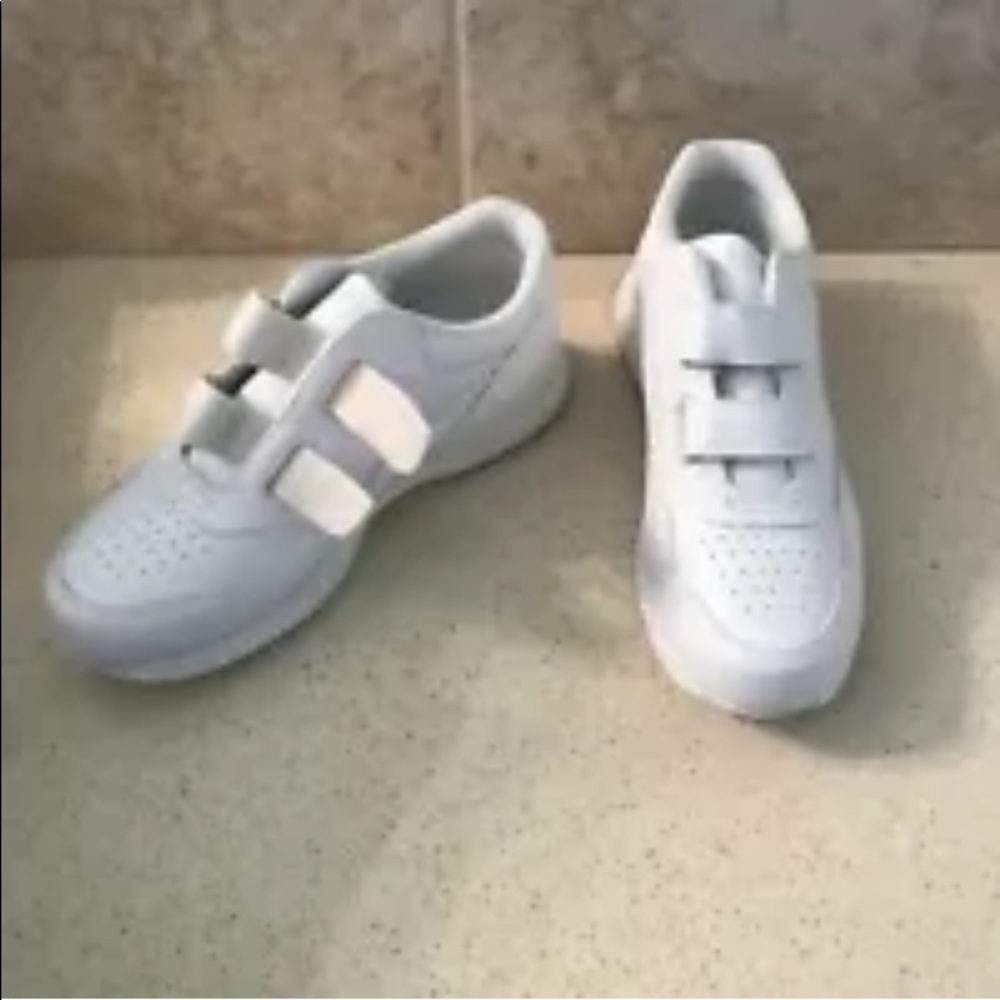 Propet White Shock Absorbers Walking shoes NIB